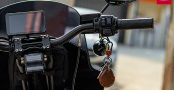 25BMW R18
